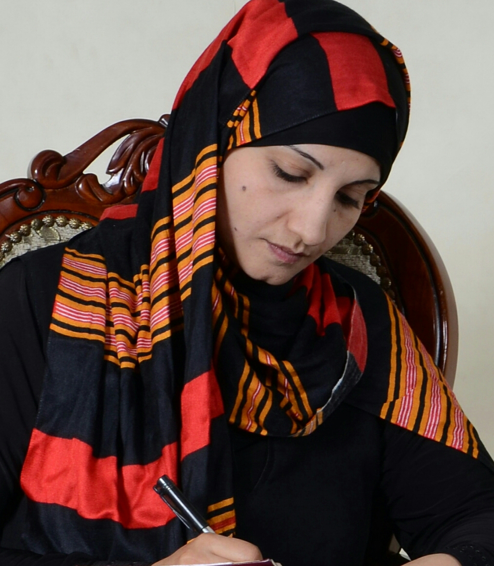 الكاتبة والقاصة اليمنية فكرية شحرة